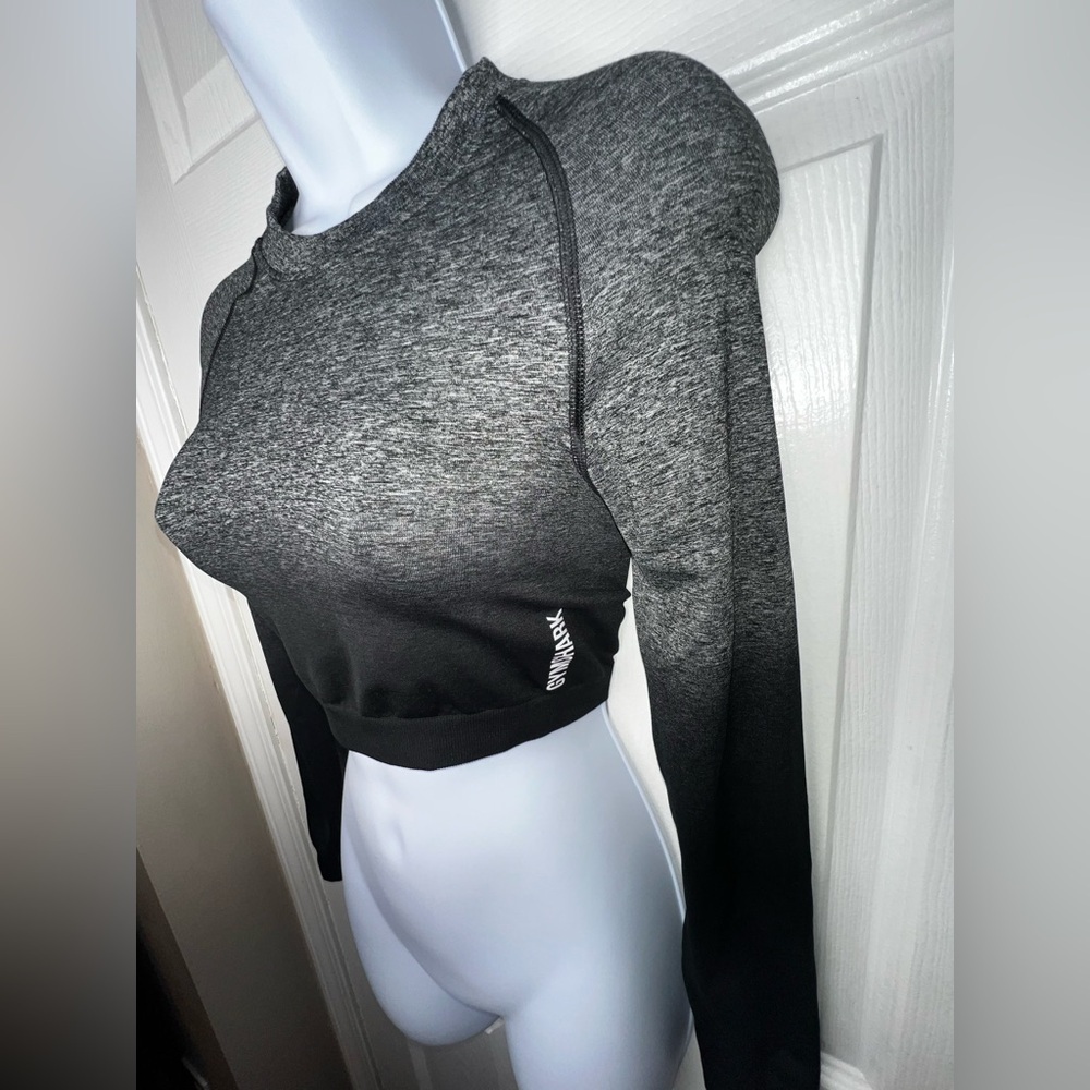 Gymshark Women’s Small Seamless Cropped Long Sleeve Shirt Top Black Ombré S - Picture 3 of 15
